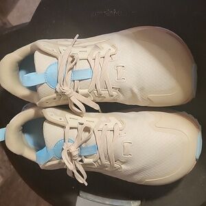 Altra lone peak sz 7.5 wide